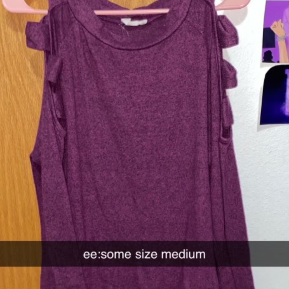 Long sleeve shirt with cutout shoulders